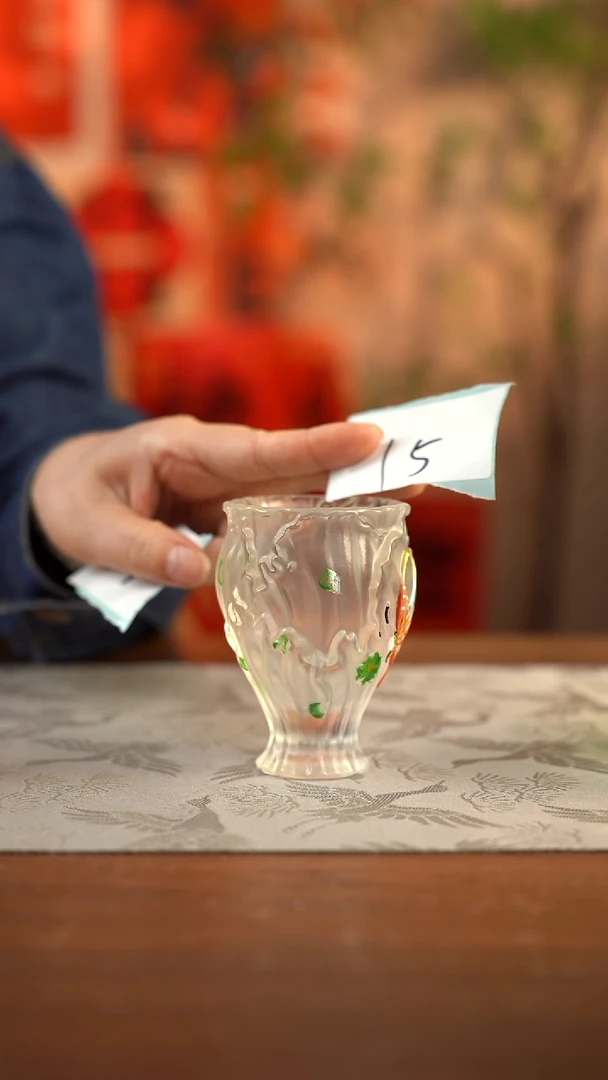 【闪购商品】15号花飞蝶舞手绘杯