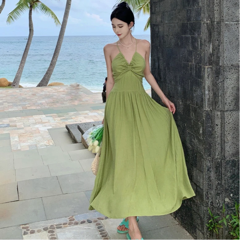 法式绿色露背吊带连衣裙女夏多巴胺云南大理泰国海边度假沙滩长裙