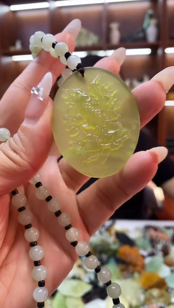 未镶嵌岫玉挂件