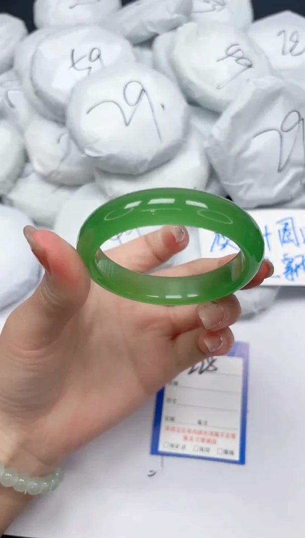 未镶嵌手镯石英质玉228/56