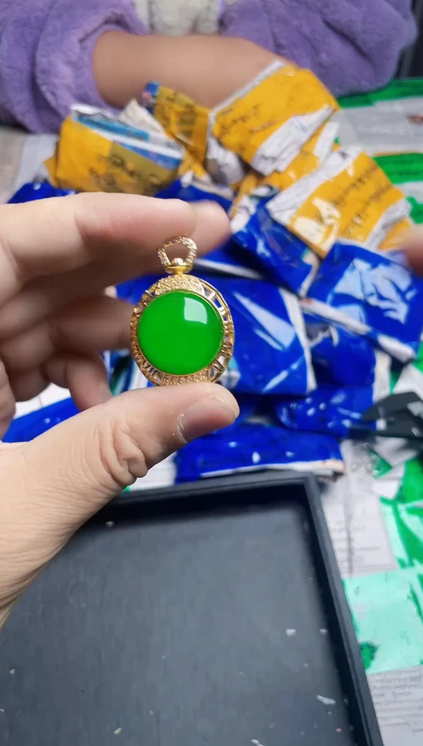 强子收货--所见即所得--多样性发货--HFH2303绿蛋面