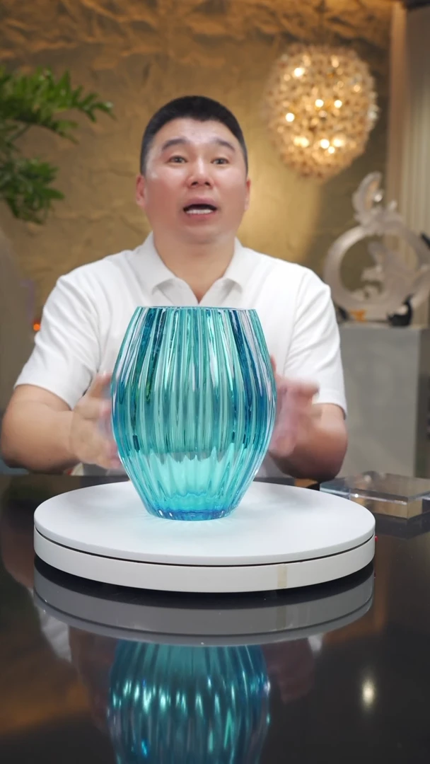 瓷片福利蓝色花瓶