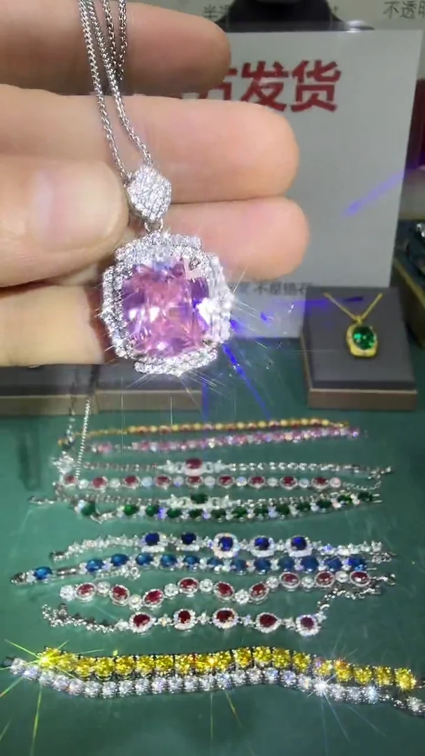 18K金镶嵌戒指红宝石1