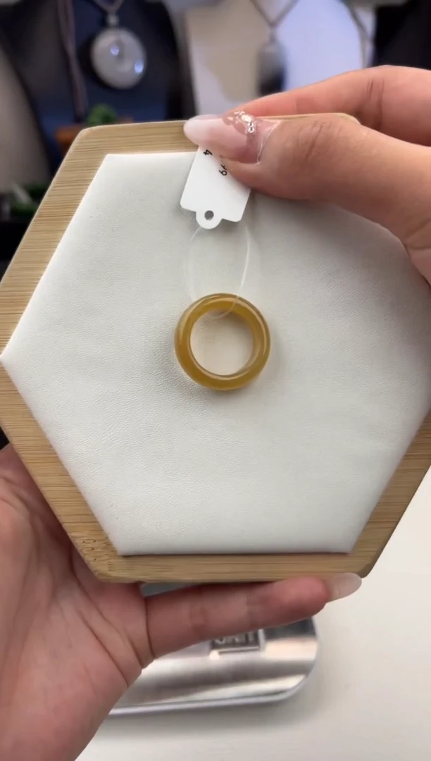 未镶嵌戒圈和田玉399