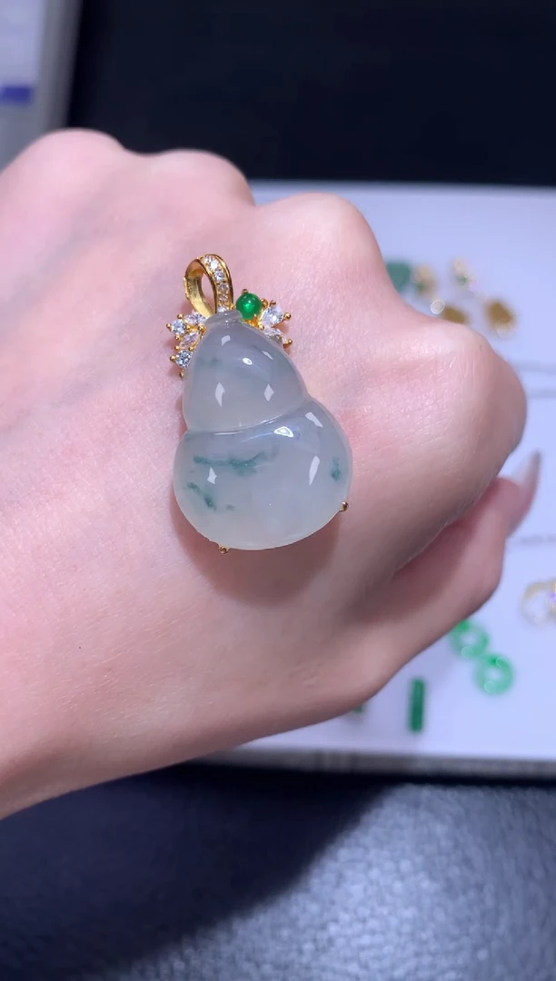 颈饰银S925镶嵌翡翠48小时鉴赏期