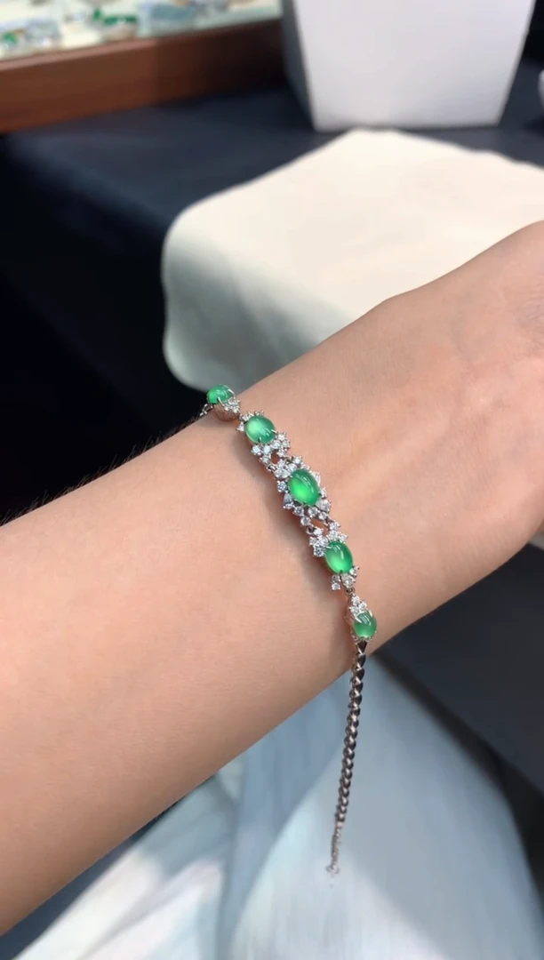 18K金镶嵌手链翡翠1