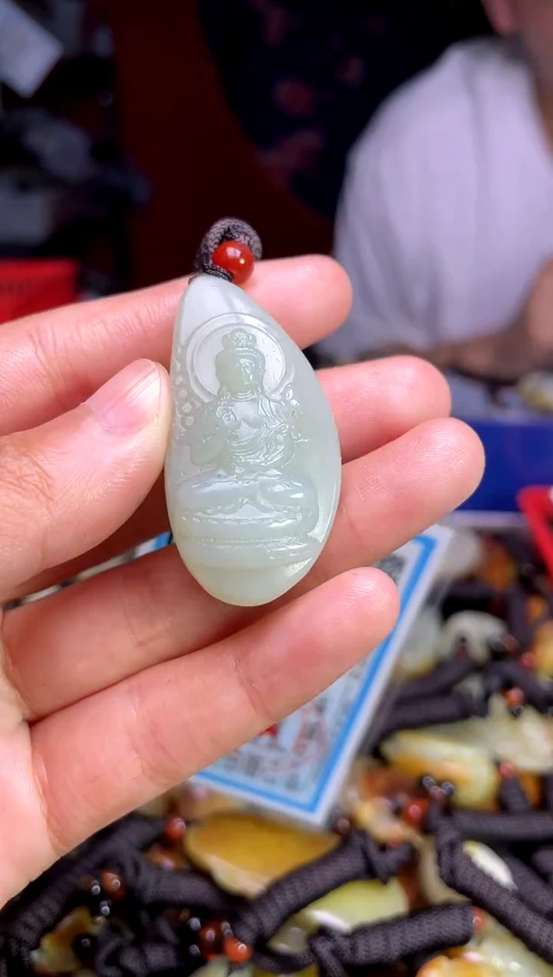 和田玉未镶嵌颈饰1