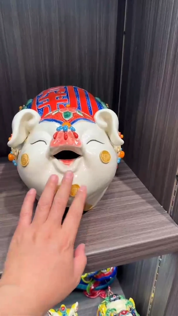 陶瓷八方来财福猪一件