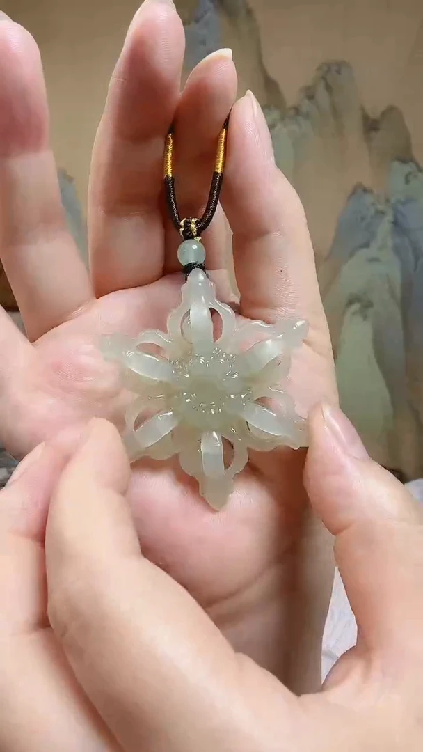 和田玉未镶嵌颈饰.