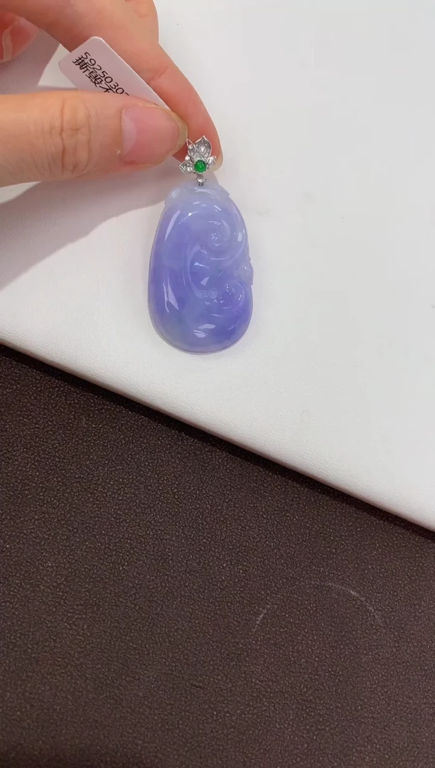 翡翠18K金镶嵌颈饰天然缅甸a货翡翠