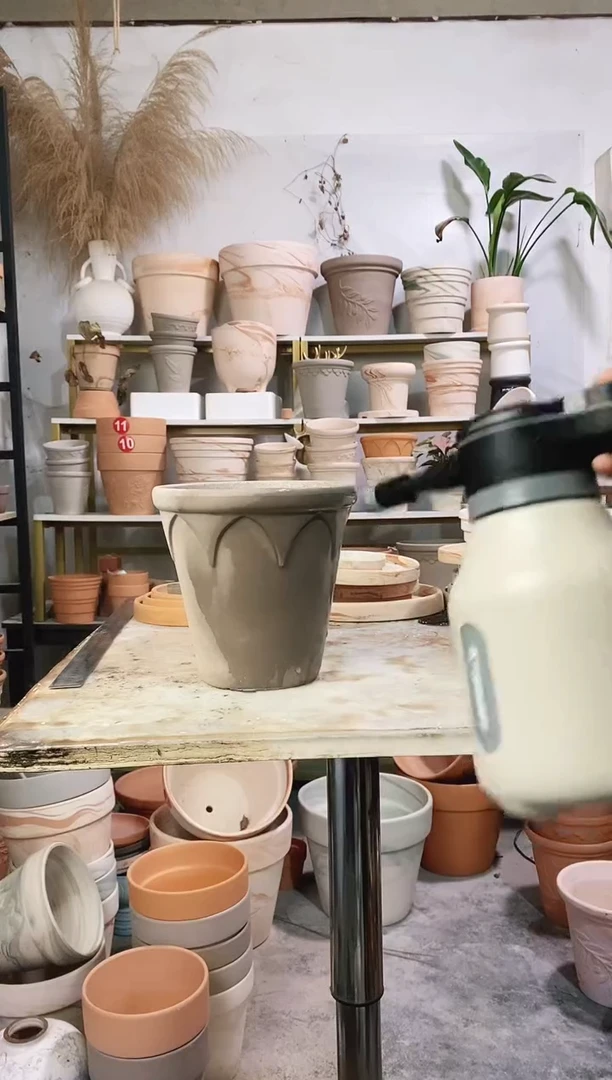 18*17灰陶皇冠 1盆无托