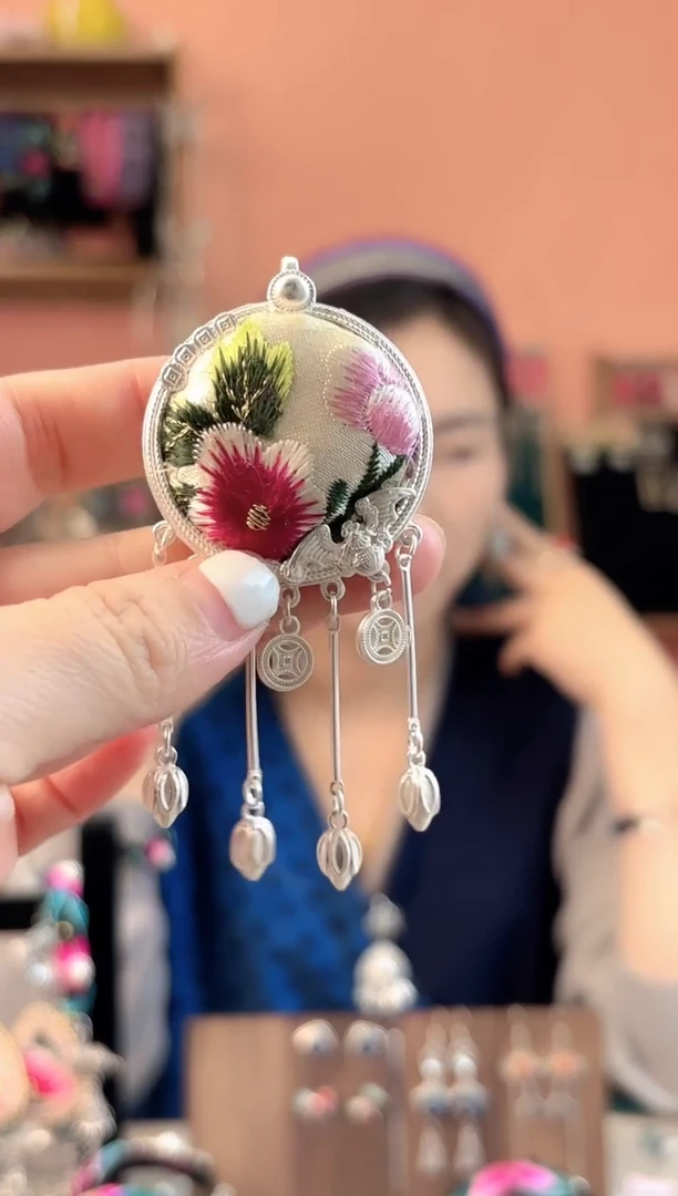 织绣艺枝独绣手工饰品116