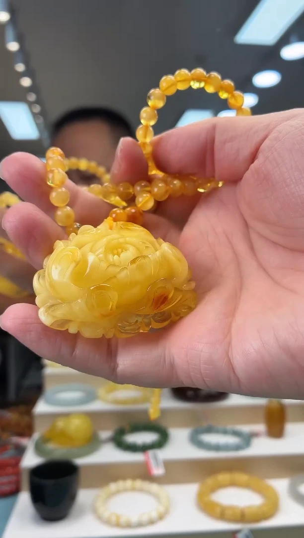 琥珀颈饰未镶嵌吊坠