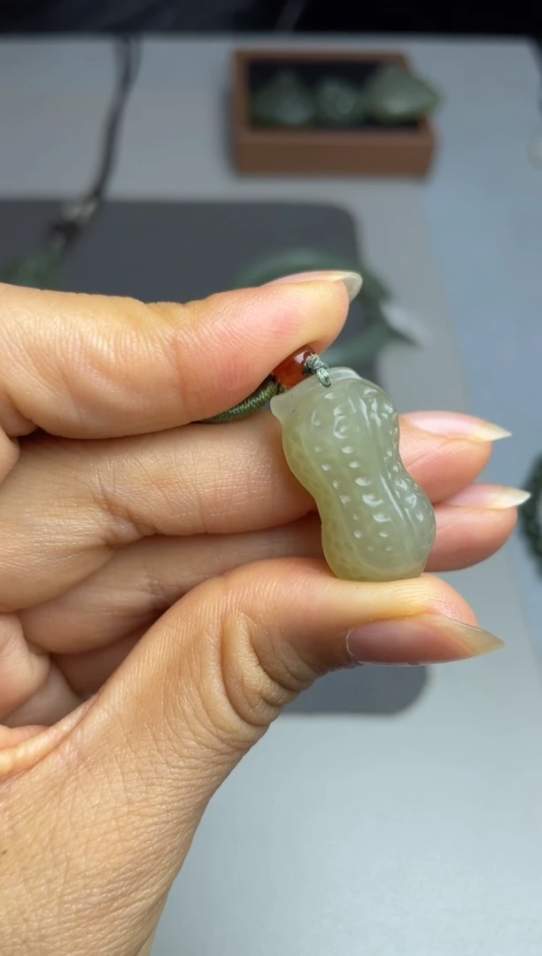 和田玉未镶嵌颈饰1