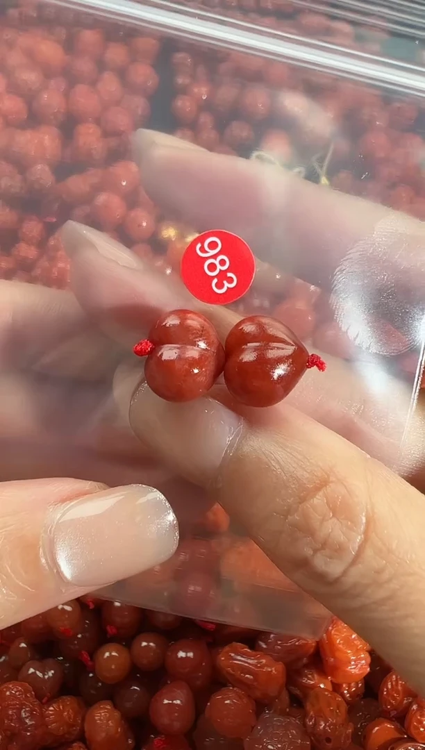 颈饰未镶嵌南红玛瑙1