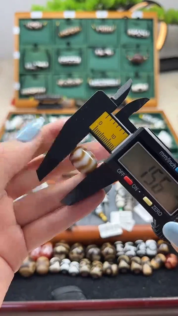 玛瑙/玉髓（覆膜）颈饰未镶嵌40（微瑕随机发货）