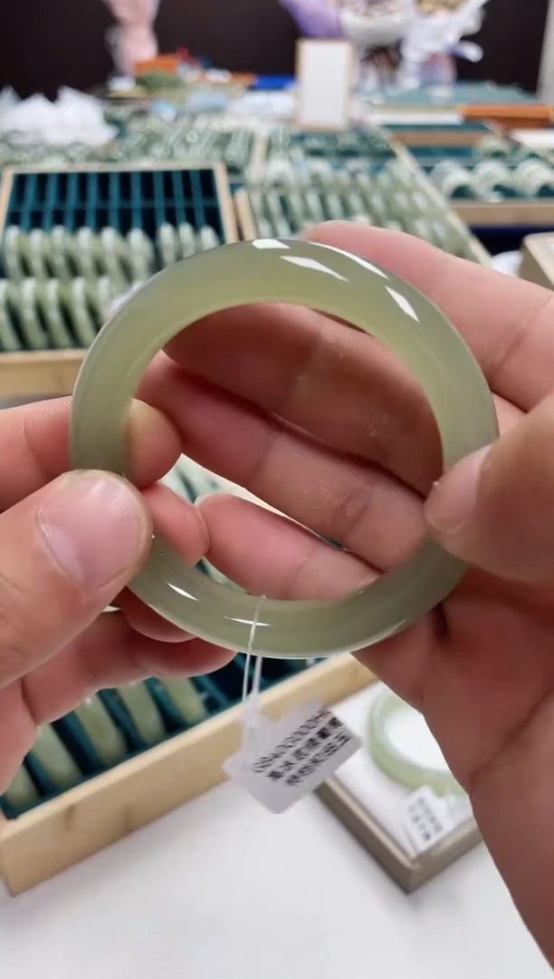 和田玉手镯未镶嵌✨和田玉手镯