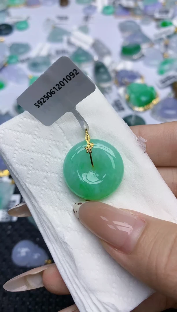 翡翠18K金镶嵌颈饰541   天然翡翠A货