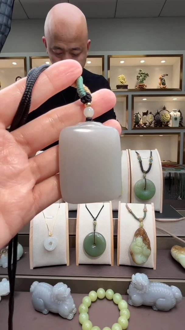 颈饰未镶嵌和田玉苏