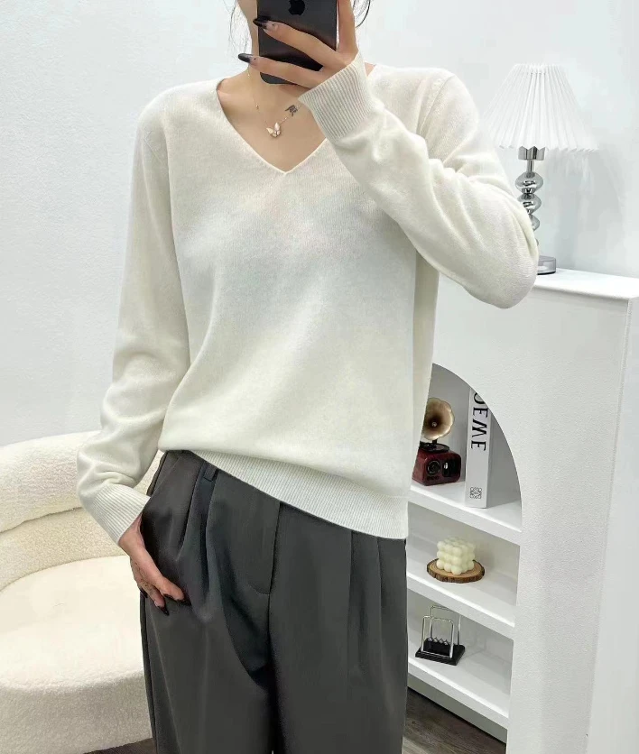 100%山羊绒针织衫女款宽松V领无缝一体羊绒衫