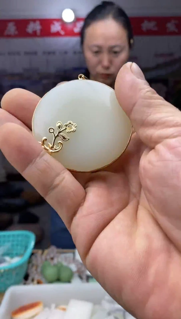 颈饰未镶嵌石英质玉天然玉石未镶嵌颈饰