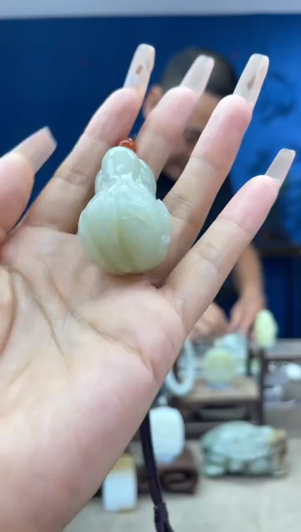 和田玉未镶嵌颈饰1