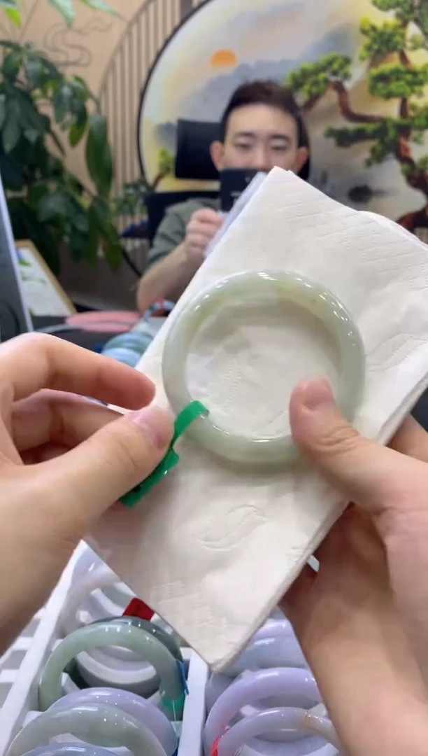 翡翠手镯未镶嵌0000009050