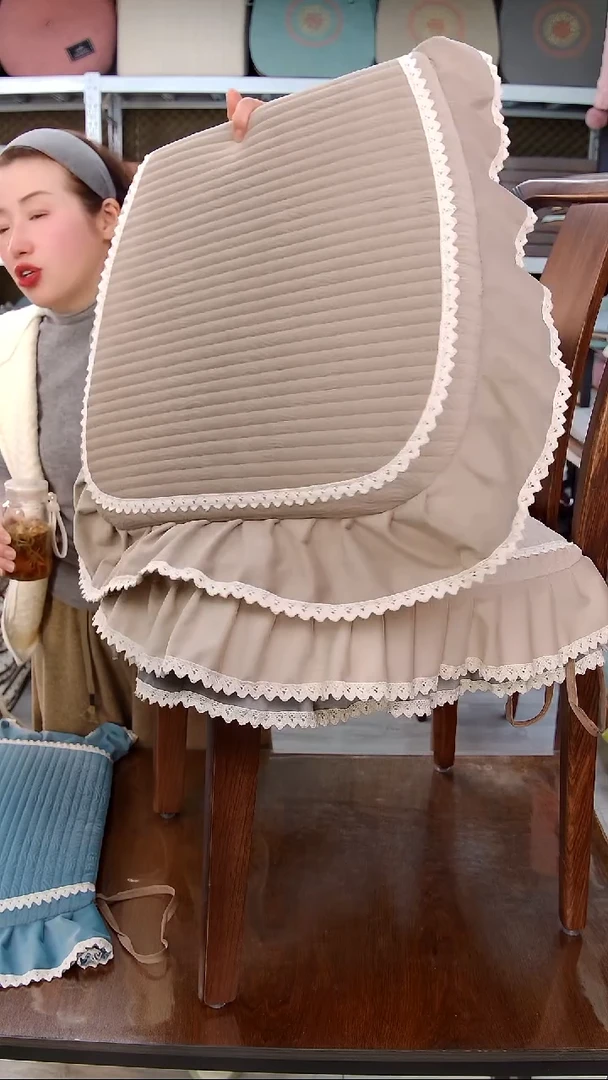 布细绒—横条：咖色5个