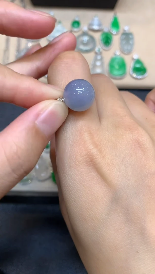 颈饰18K金镶嵌翡翠圆珠【无服务费