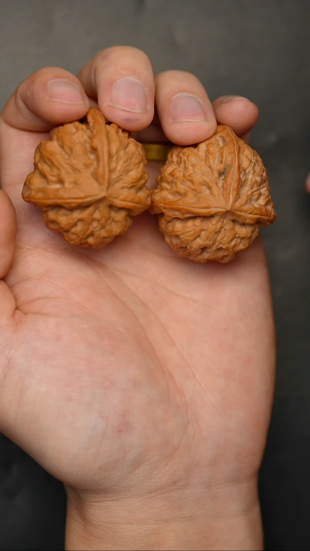 把件文玩核桃全品41瑞雪三棱46克