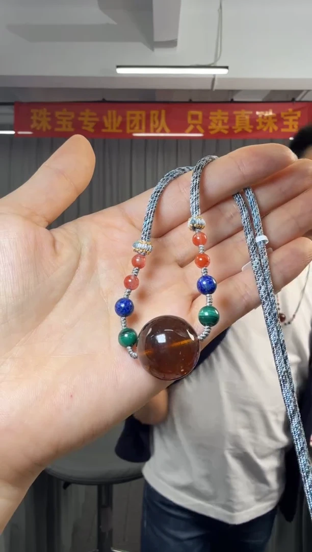 琥珀吊坠(不含链)未镶嵌缅珀琥珀圆珠民族风项链