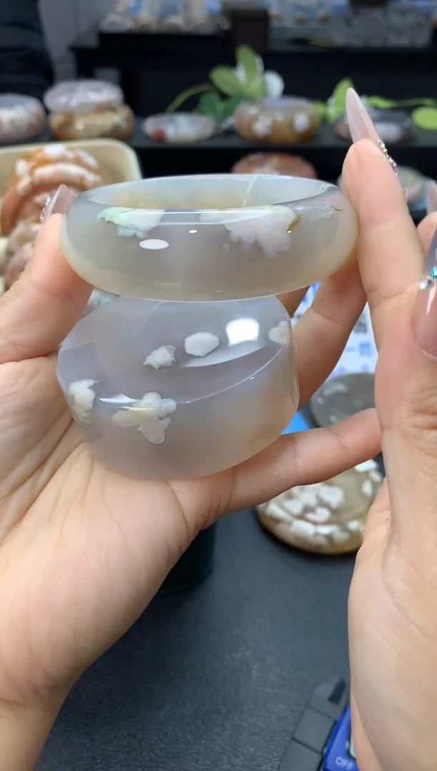 未镶嵌手镯石英质玉（57-58圈口）赠送镯心