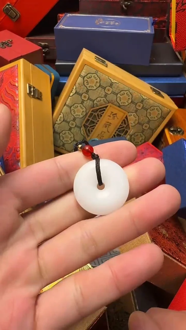 【闪购商品】和田玉（糖玉）颈饰未镶嵌————————