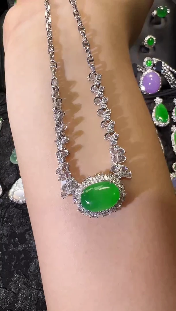 套链18K金镶嵌翡翠高冰黄阳绿蛋面套装