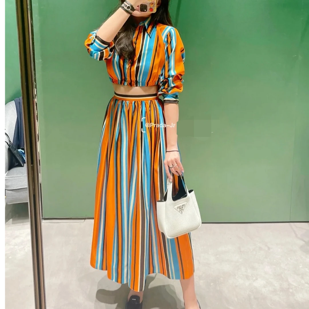 未使用 Prada/普拉达 女士彩色条纹短裙时尚潮流百搭休闲  155749