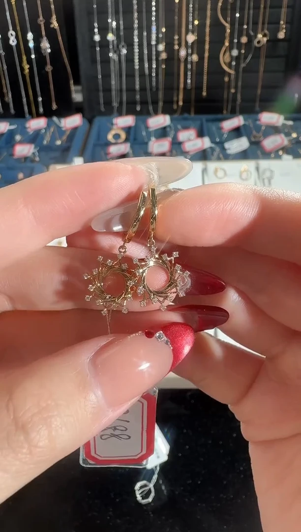 18K金镶嵌耳饰钻石3.12g