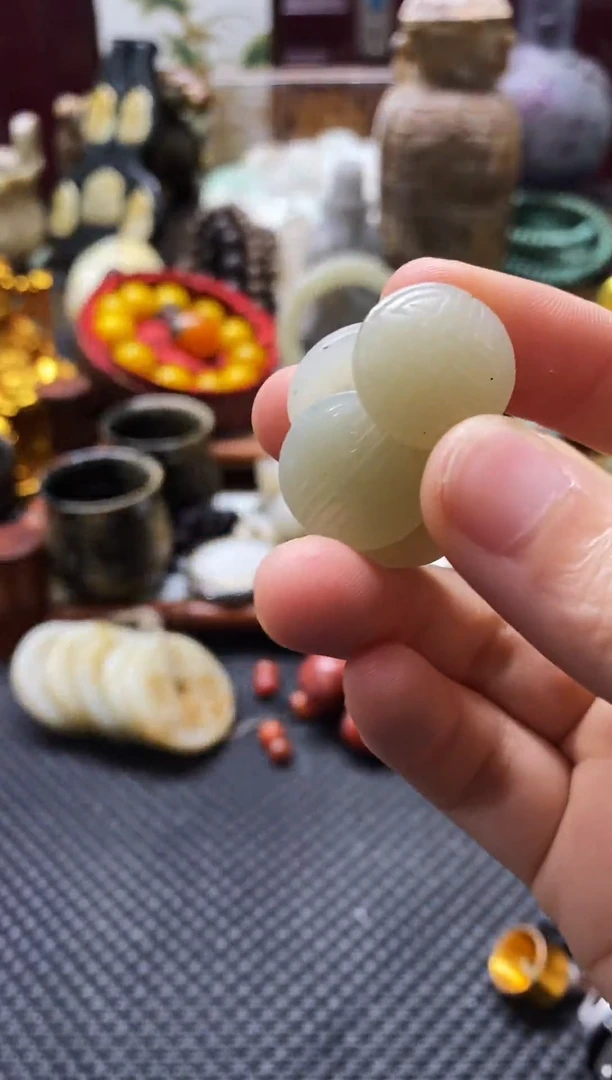 未镶嵌和田玉挂件5个扣子