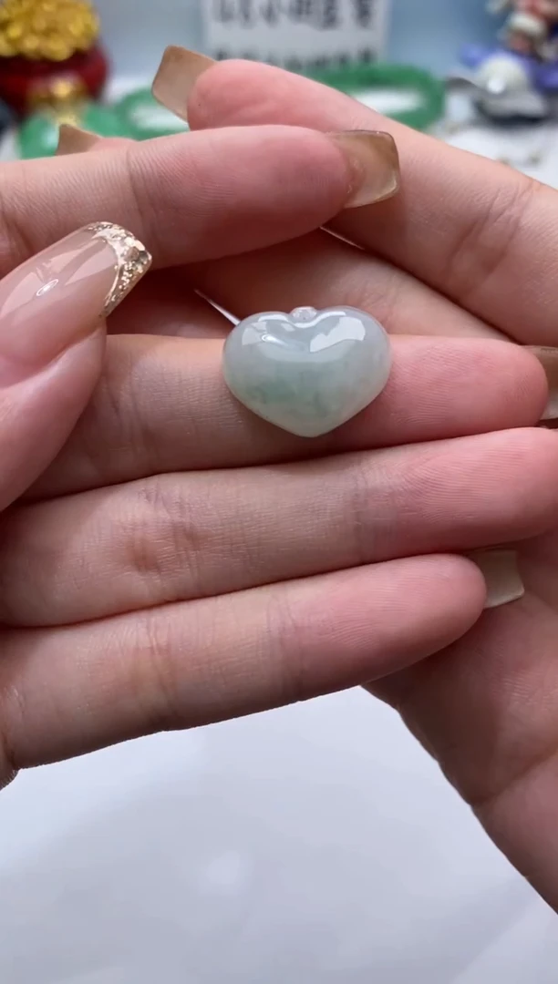 翡翠未镶嵌颈饰48小时鉴赏期