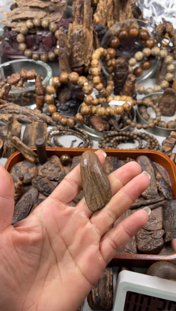 沉香沉香碎屑撇**生沉香   土沉