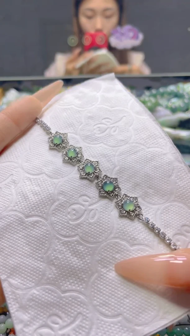 颈饰未镶嵌翡翠/J/翡翠A货，一件也是批发价