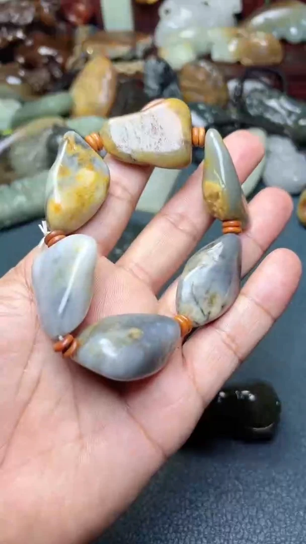 和田玉未镶嵌把件-