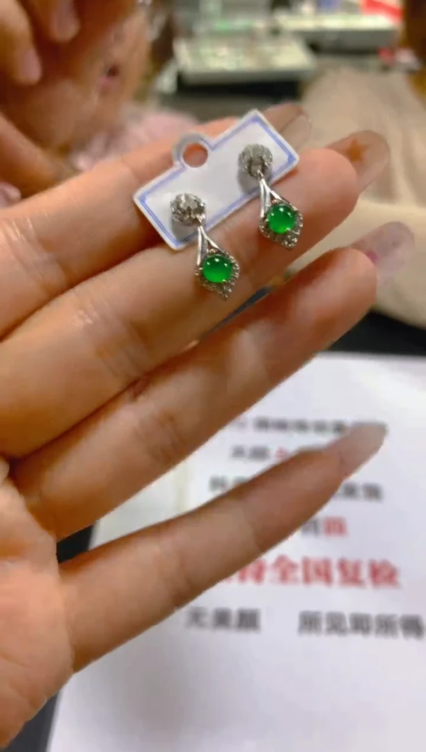 翡翠未镶嵌耳饰多样性发一