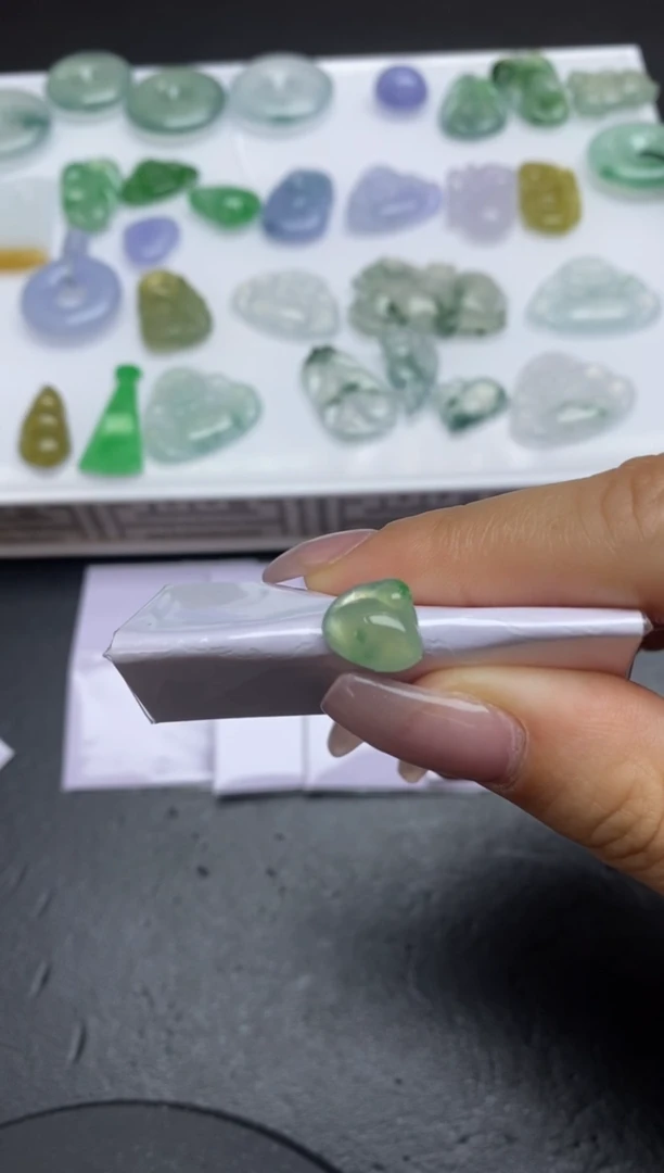 【闪购商品】定制翡翠未镶嵌翡翠毛货~