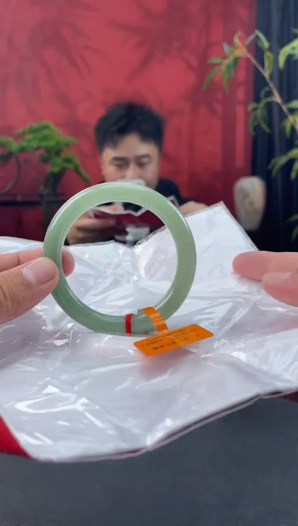 翡翠手镯未镶嵌14