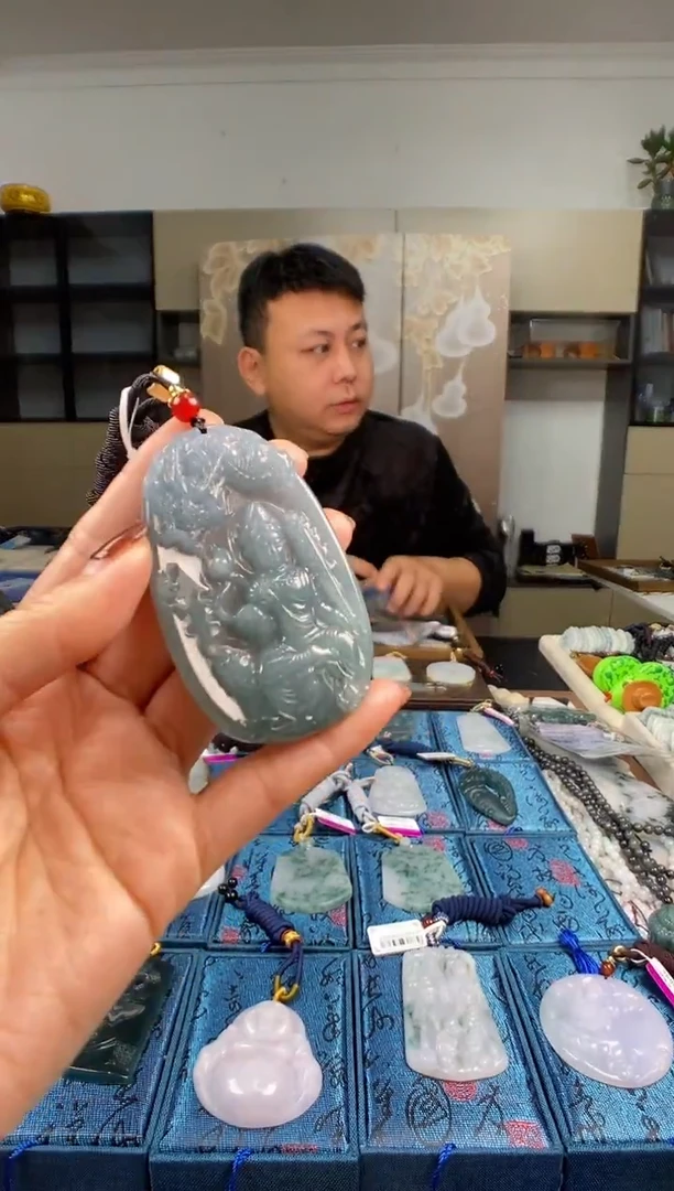 颈饰未镶嵌翡翠多样性发其一