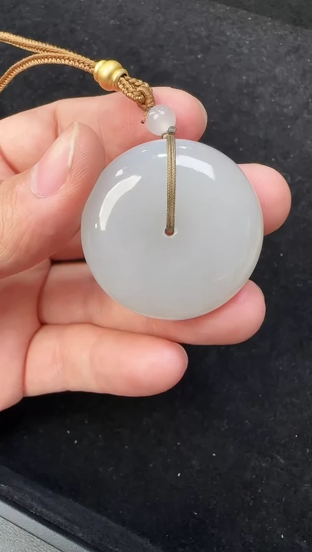 颈饰未镶嵌和田玉平安扣