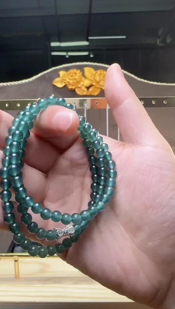 翡翠合金颈饰冰种蓝水圆珠串
