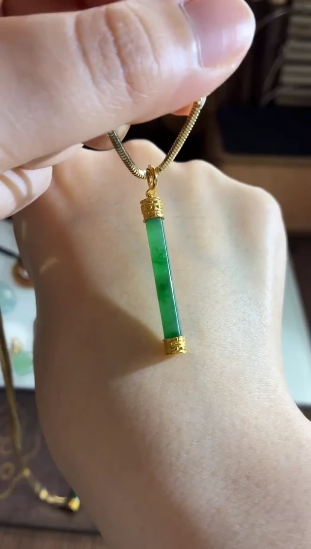 吊坠(不含链)18K金镶嵌翡翠用****4吊坠