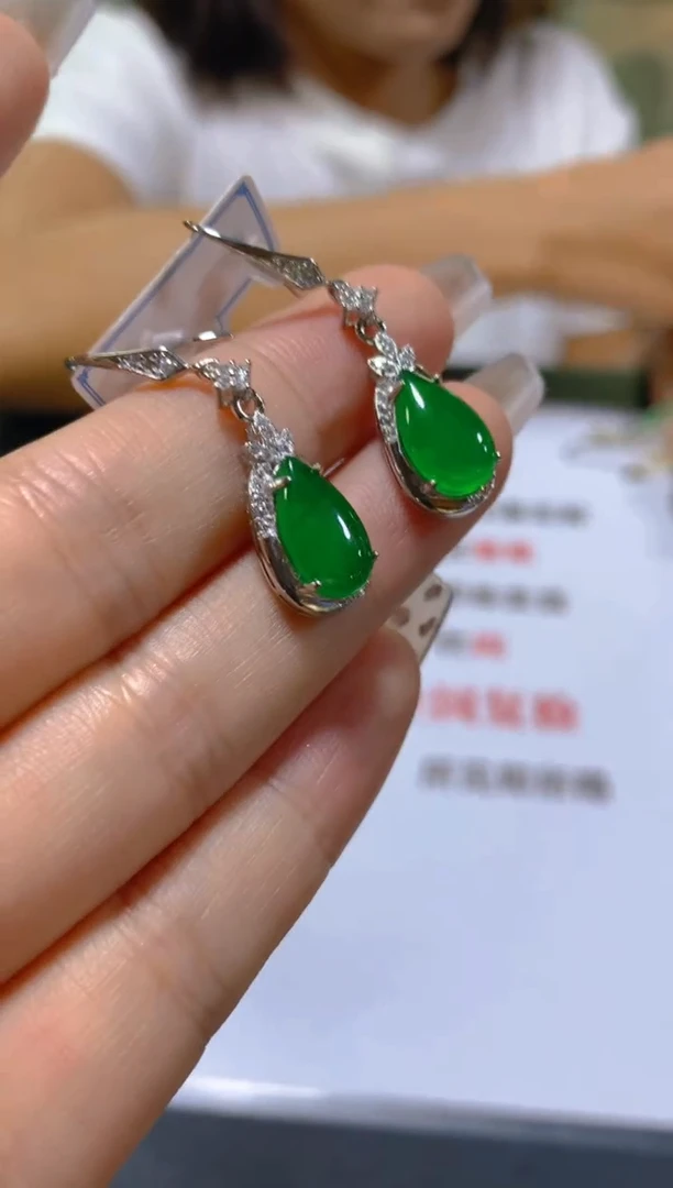 未镶嵌翡翠耳饰多样性发一