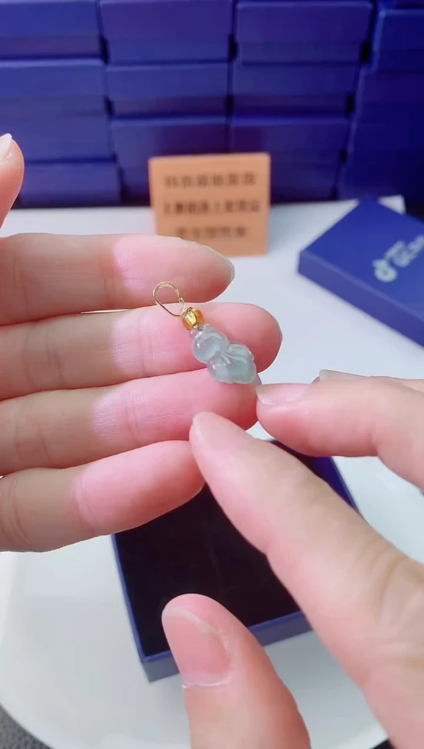 翡翠未镶嵌颈饰1111111111